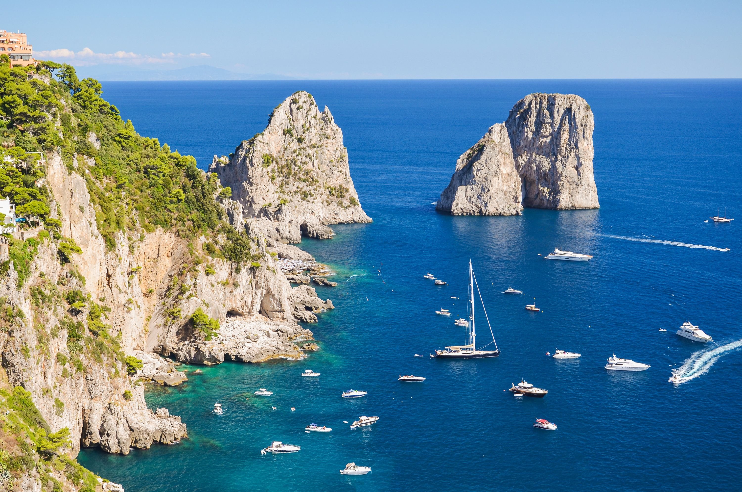 Guide to sailing holidays in Capri Ischia and Procida Sailsquare