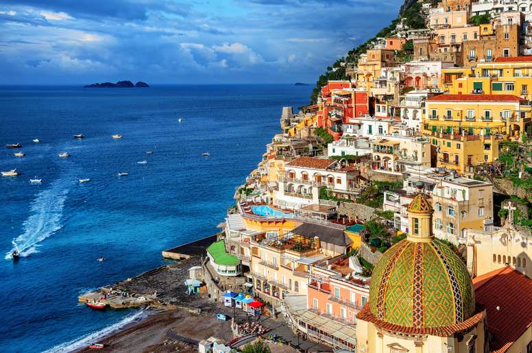Yacht sailing holidays & skippered tours in the Gulf of Naples and Amalfi Coast