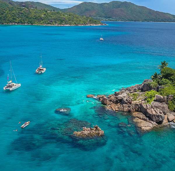 Yacht sailing holidays & skippered tours in Seychelles