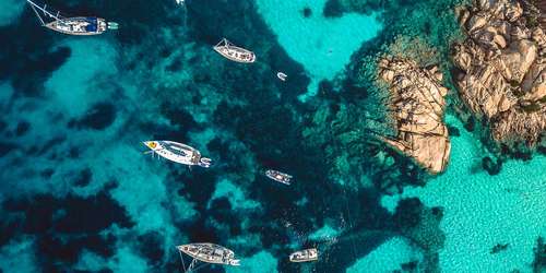 Vacanze e crociere in barca a vela e catamarano in Sardegna